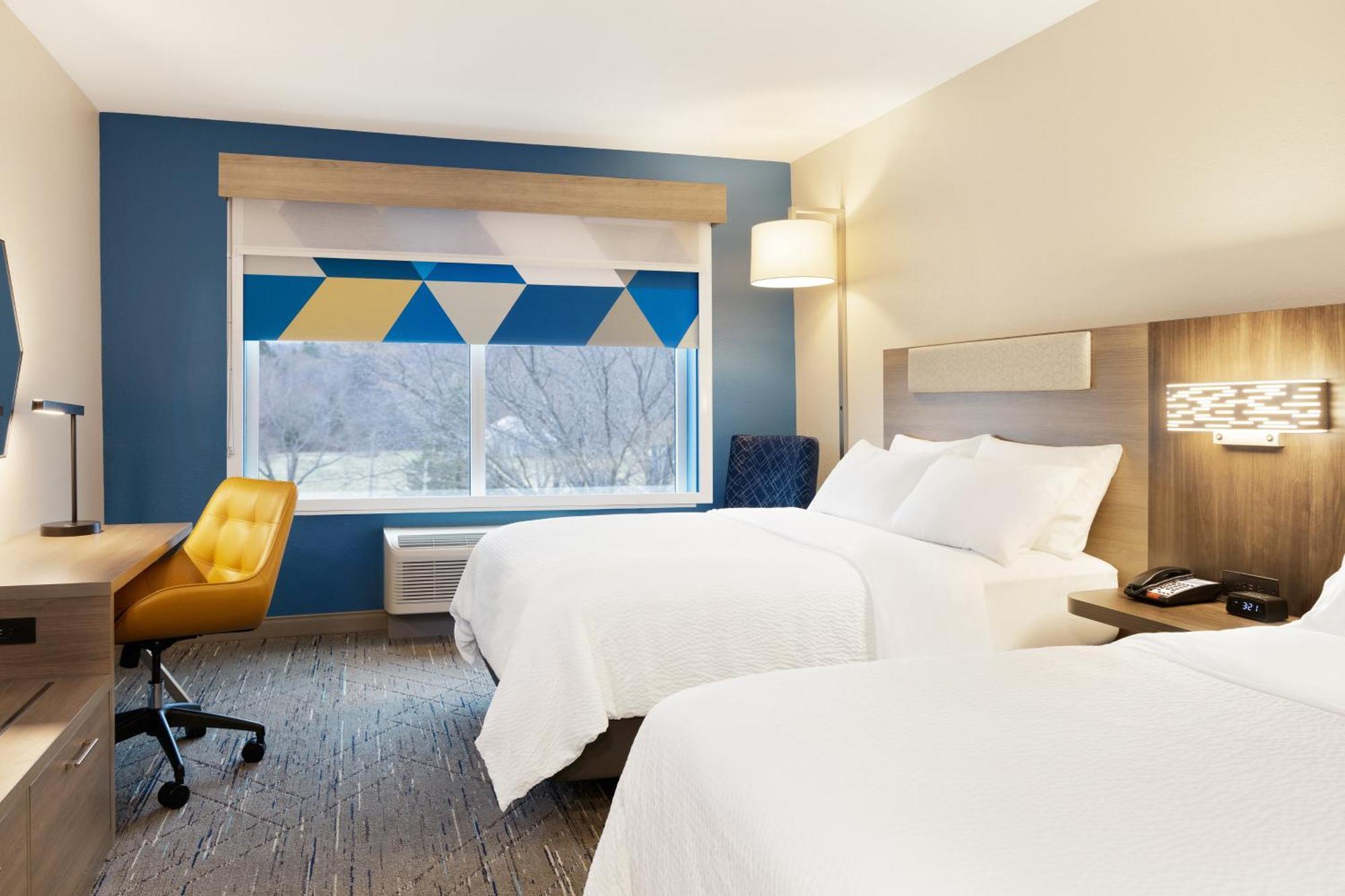 Holiday Inn Express & Suites Dyersburg By Ihg Exterior photo