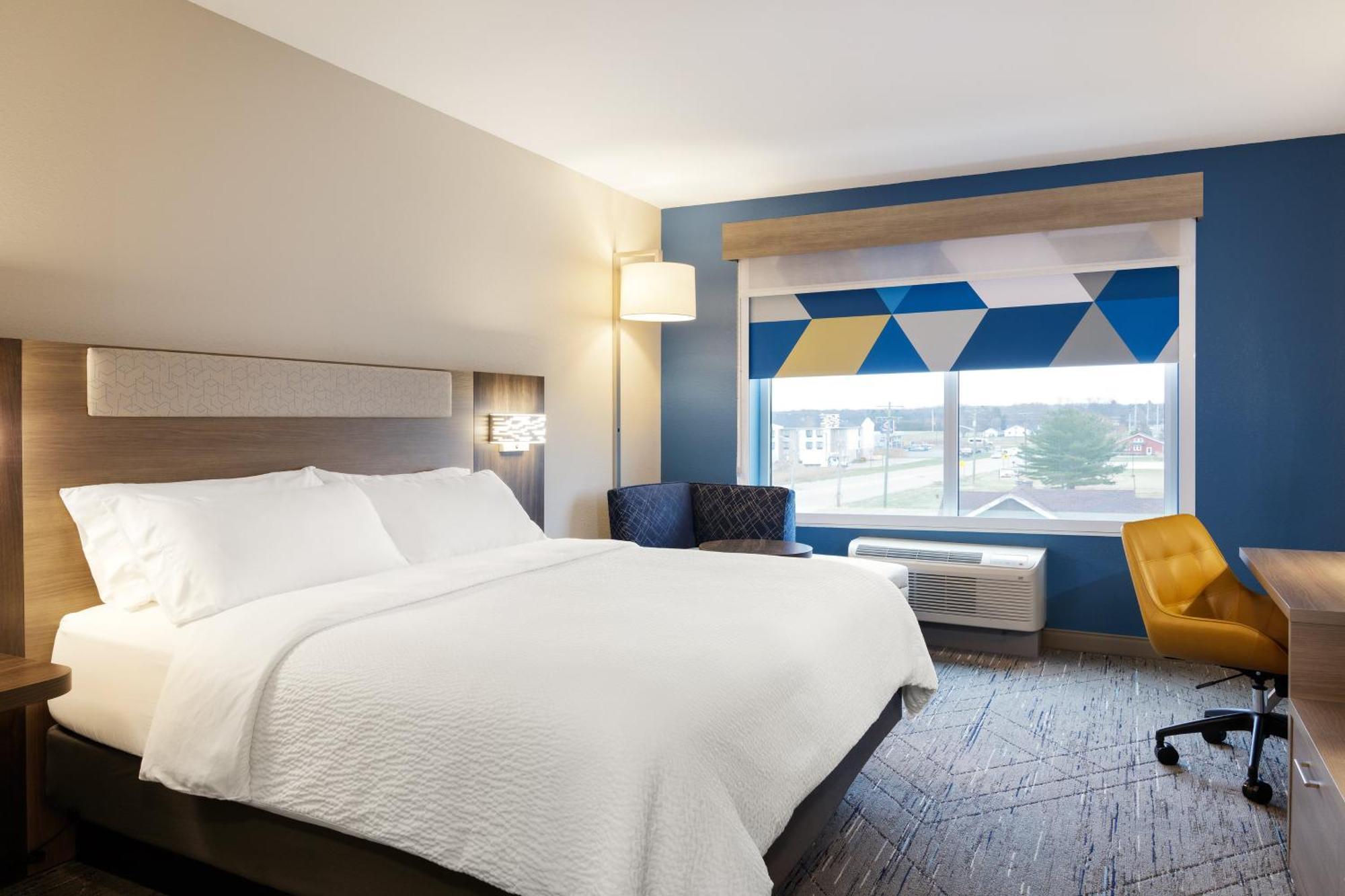 Holiday Inn Express & Suites Dyersburg By Ihg Exterior photo